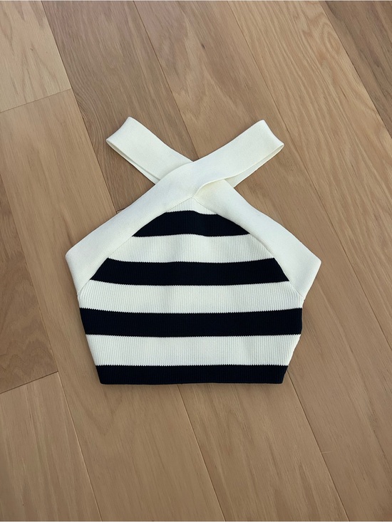 Aritzia Tops - NWOT Aritzia Sculpt Knit Tank Top
